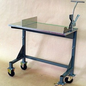 Bunch cutter table